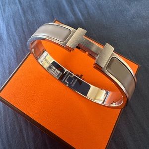 Authentic Hermes Clic HH Bracelet (Men’s) T5 size or 18.5cm.  Gris Asphalte Mat